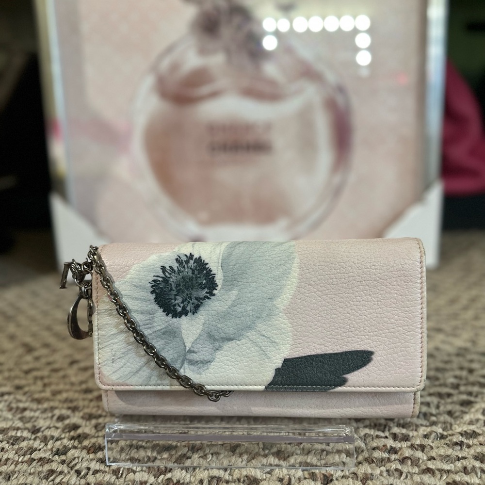 Authenticated Dior Diorissimo Voyaguer Leather Wallet With Chain And Charm